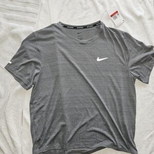Nike Men's Gray T-Shirt